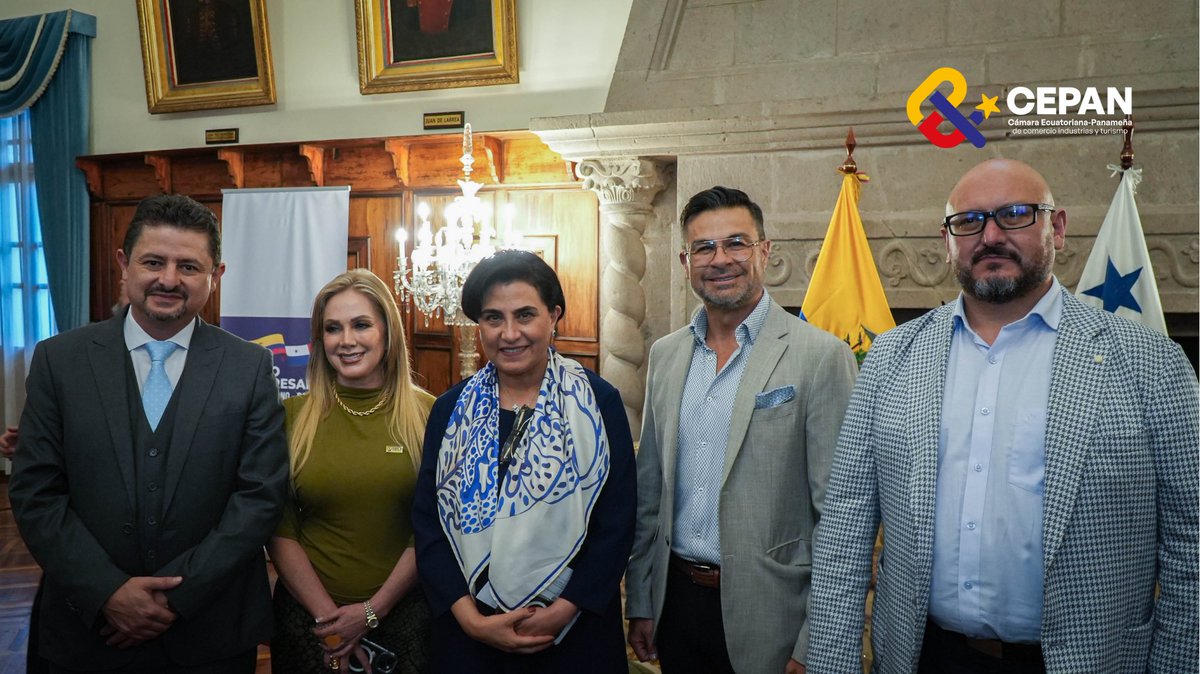 cepan_ec's tweet photo. Histórico: Ecuador y Panamá unidos por el desarrollo empresarial 

En el I Foro Empresarial Ecuador–Panamá, en el marco de la Segunda Reunión del Mecanismo de Consultas Políticas, líderes y autoridades de ambos países se reunieron para impulsar la inversión, generar alianzas estratégicas y abrir nuevas oportunidades de negocio. 🇪🇨🇵🇦

En el panel del sector inmobiliario, miembros del directorio de CEPAN participaron activamente, presentando propuestas estratégicas para potenciar la inversión y fortalecer el sector a nivel bilateral.

🤝 Este foro reafirma que CEPAN es el puente que conecta Ecuador y Panamá, impulsando el crecimiento económico y oportunidades reales para todos los sectores productivos.