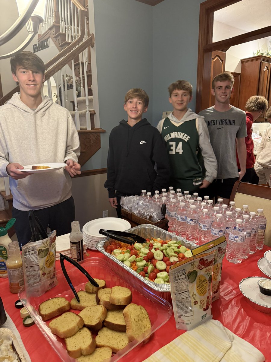 Jonathan Fee tweet media