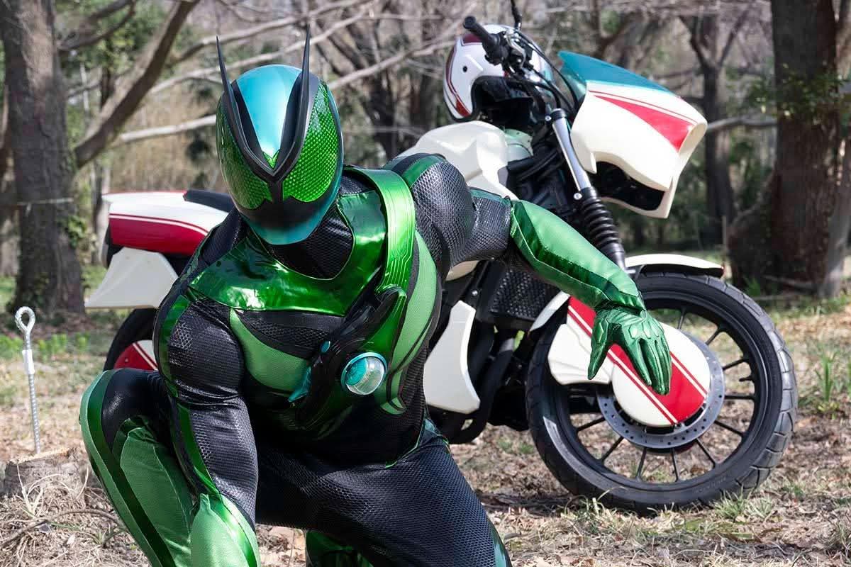 特撮 Green 2024年式Ninja ZX-6R 40th Anniversary Editionのご紹介です