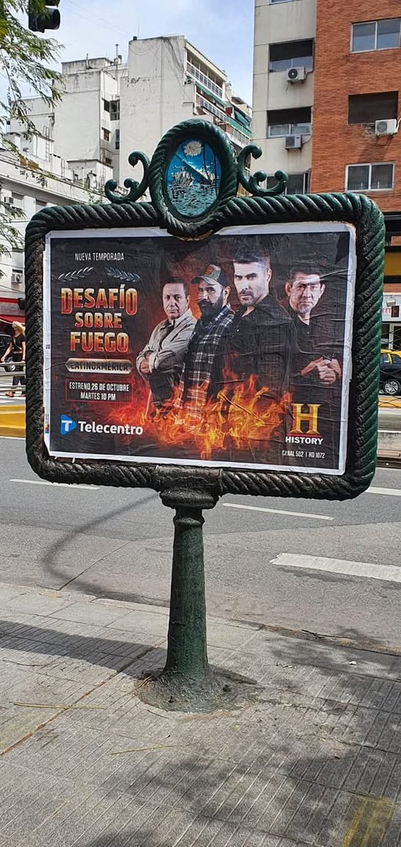 Es muy loco cuando viene un alumno y te dice
"Yo miraba tu programa cuando era chico" 😂

Te sentis alagado y viejo al mismo