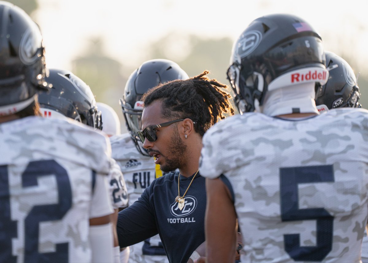 FullColl_FB's tweet image. Hyped in Pasadena 😎 
#pregame #swarmcity