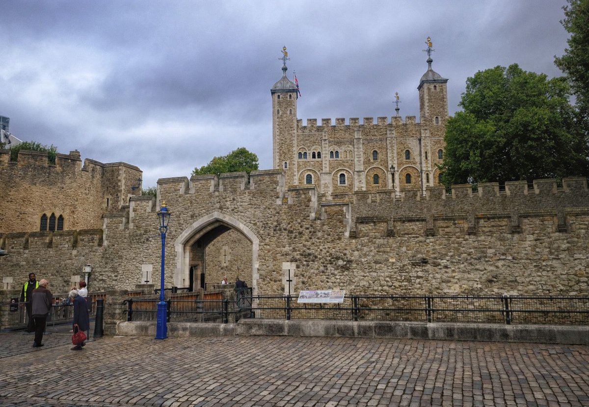 ToshioK's tweet photo. White Tower in London, England https://t.co/pubkNBsbc5 #photography #travel
#historic #WhiteTower #TowerofLondon #UnitedKingdom #greatbritain #england #people #europe #european #wall #ancient #fortress https://t.co/FFYw1ZUgpu