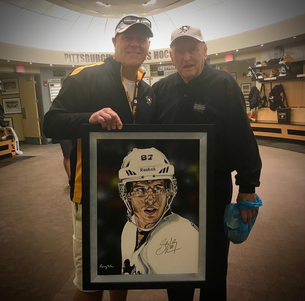 Happy <a href="/penguins/">Pittsburgh Penguins</a> #HOF induction nite to EJ. I was thrilled to dine with him and hear his great stories a few years back. #letsgopens