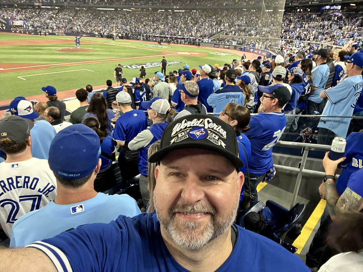 kvich's tweet photo. World Series GM2 https://t.co/nYSJ7fQCvG