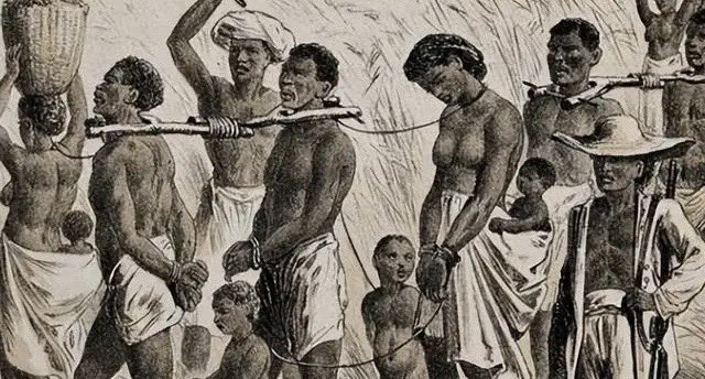 道格拉斯曾是一名逃亡的奴隶，描写了种植园里一种普遍存在的怪象：来自不同庄园的奴隶们聚在一起时争吵，内容不是如何争取自由，而是“谁的主人更富有、更强大”。道格拉斯写道，这些奴隶们似乎觉得，“主人的伟大，仿佛能转移到自己身上”。他们炫耀自家主人能轻易买下对方的主人，对方则反驳说自己的主人