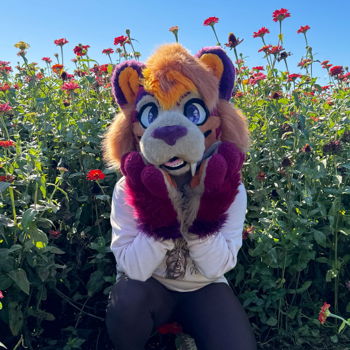 I know it’s been a while since I’ve posted things have been a bit hard lately but I’m doing okay… Enjoy this beautiful flowery picture of me 🥰 Rawr!