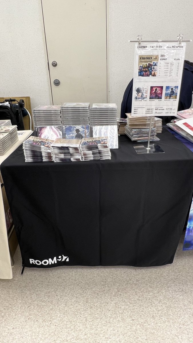 設営迷子完了 あとできれいにします！
📀本日はよろしくお願いします！
#Room97 #M3秋2025