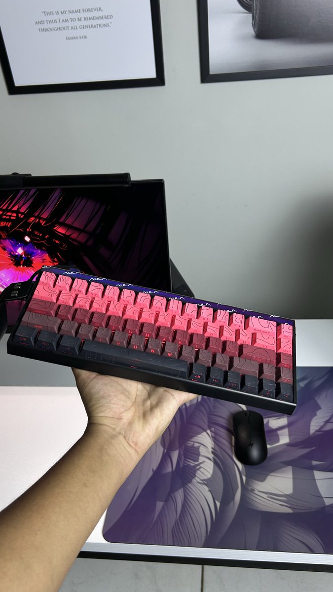 isacsetup's tweet image. aula hero 68 🥵 #desktopsetup