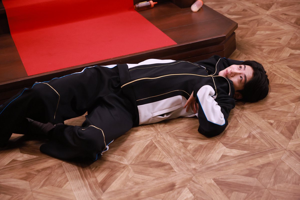 Gozyu_toei's tweet image. ⚠️次回は1週お休みの11月9日放送⚠️

#ゴジュウジャー 第37話
「友情クロス！ファッショニスタは熊手様」🐻‍❄️🧥✨

熊手がナンバーワンローブを紛失！
あれがないと熊手は大変なことに…🫨🍯

一方、ファッションノーワン出現で
皆のファッションセンスが明らかに！？

予告: youtu.be/f_eqWQFDKqI