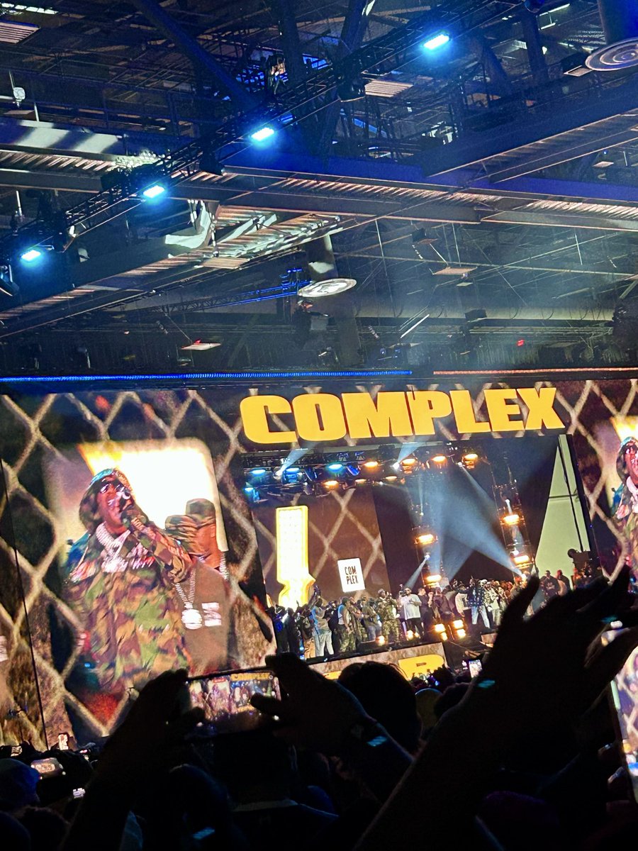 DJCuzzinB's tweet image. It’s spiritual #VERZUZ