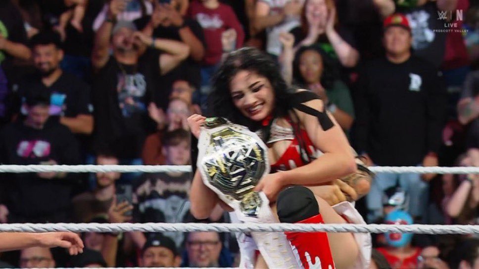 blisstatements's tweet photo. I’m genuinely speechless. I haven’t been so happy in so long 😭 i have no words to describe how happy i am for her, how proud, and how loved she is. https://t.co/qhEi45o5Q1