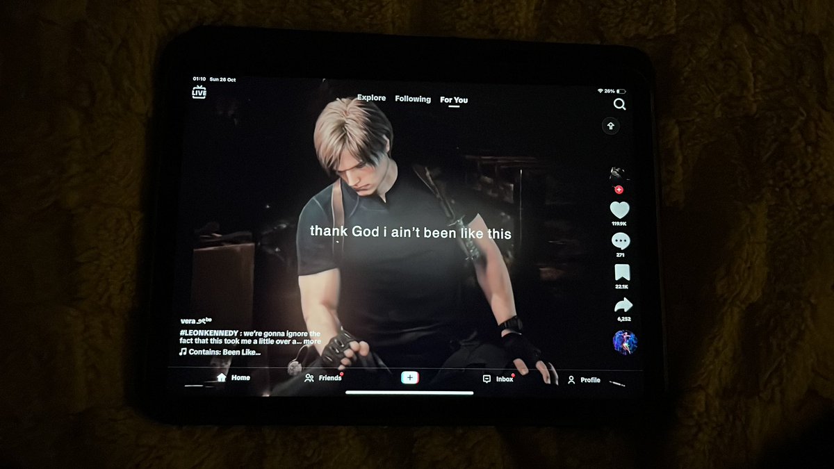 iyi ki tabletim var yoksa leon kennedy editlerini büyük ekranda izleyemezdim