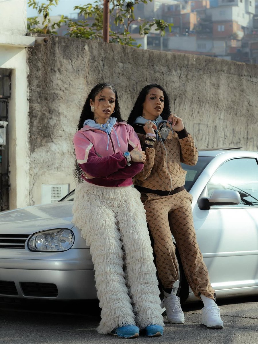 Tasha &amp; Tracie para ‘Serena &amp; Venus (Lado A)’. #1