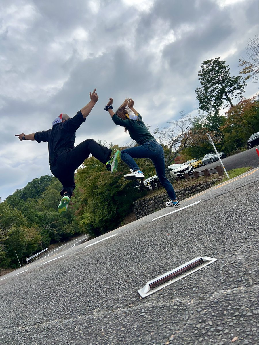 hatasato_618's tweet image. 昨日のコンプ祭でakieっちと旦那(まだ棟梁やけど)

ノリと言うか同調できる大好きなイカつく楽しい2人なん🤣👍✨

おハゲジャンプはtake6はやったんじゃねぇか🤣足痛いわ🤣👍✨

めちゃくちゃ楽しかったっす🤣👍✨
また遊んでやぁ〜😁🙌✨