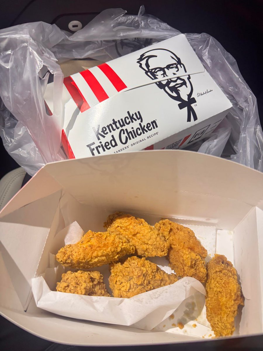 BackOnTrackDUI's tweet image. KFC This Hot&amp;amp;Spicy Wings