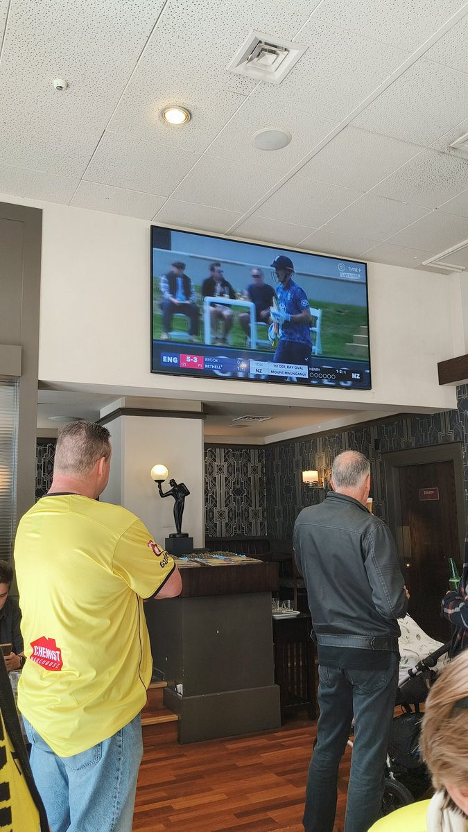 If this keeps up, the Fever might need a new pub 👀

#NZvENG

We do love you Geordie 💛