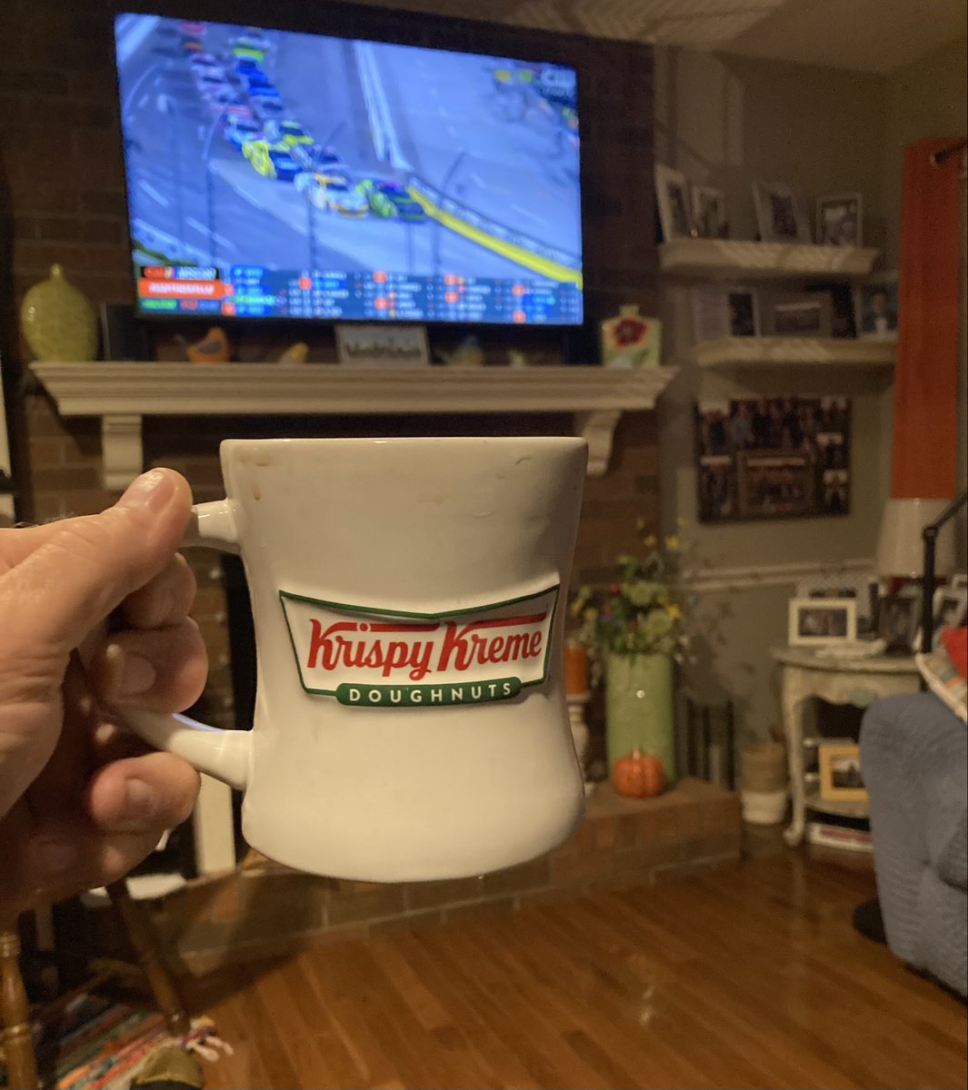 If only I had a couple Hot &amp; Now <a href="/krispykreme/">Krispy Kreme</a> doughnuts, while watching the race . 🍩😂😂 <a href="/adam1alexander/">Adam Alexander</a> <a href="/jamiemcmurray/">Jamie McMurray</a> <a href="/pkligerman/">Parker Kligerman</a>