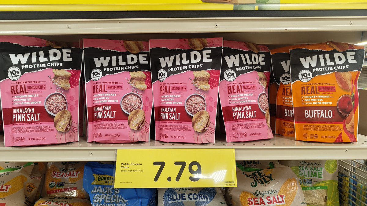 Mattchew071's tweet image. $8 for 4 oz of chips. Get all the way fucked.