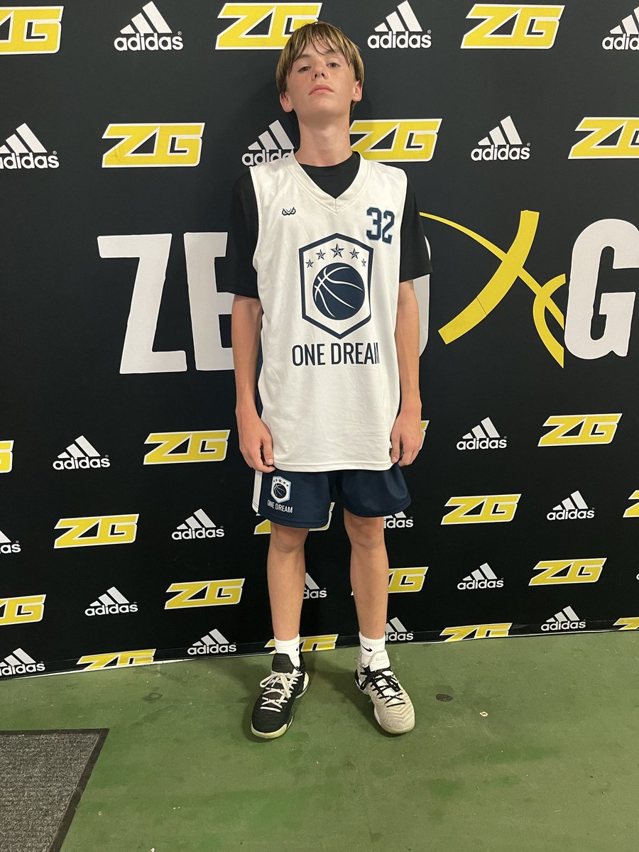 Congratulations to Cameron Burns of <a href="/OneDreamNH/">One Dream Basketball</a> on winning #ZGPOTG 👑🙌🏻

#ZGBelt