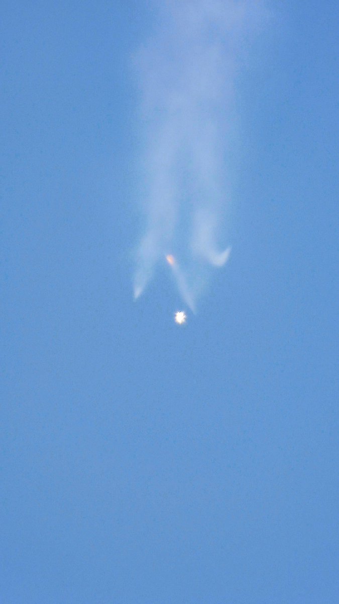 H3ロケット🚀7号機👍　SRB分離は辛うじて撮れました縦撮り😉
#H3ロケット7号機 #H3F7 #HTVX