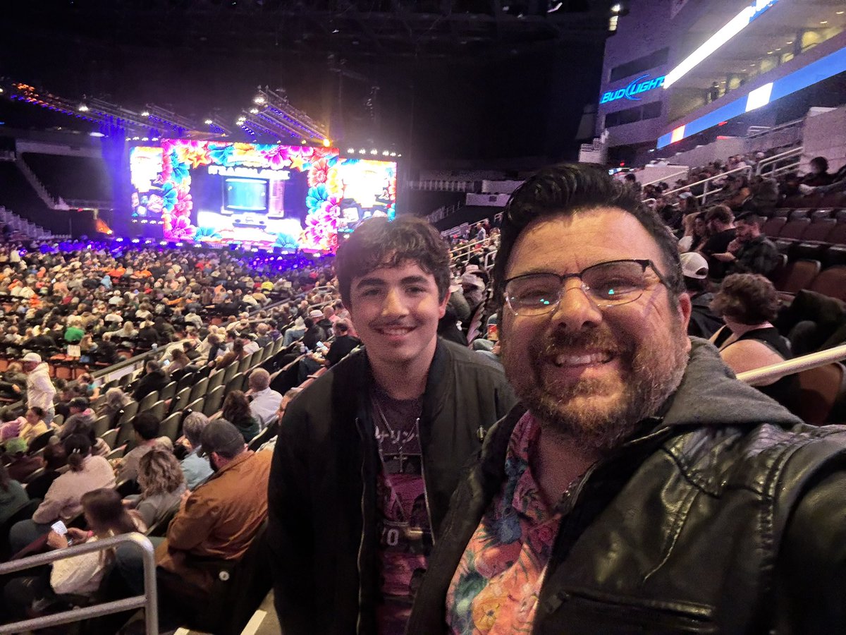 litosolorio's tweet photo. @fluffyguy here at your Wichita show when my son seeing his first comedy show! He currently does Improv with his middle school team! Hope we can catch a selfie! https://t.co/9POguUapMH