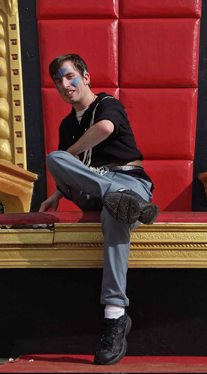 #renfaire vibes! My first one and I went with one of my #voiceactor and #DnD groups. I went as my character Zale the Water Genasi Druid! Did some fun improv with some of the shopkeeps. #furry #texasrenfaire #watergenasi