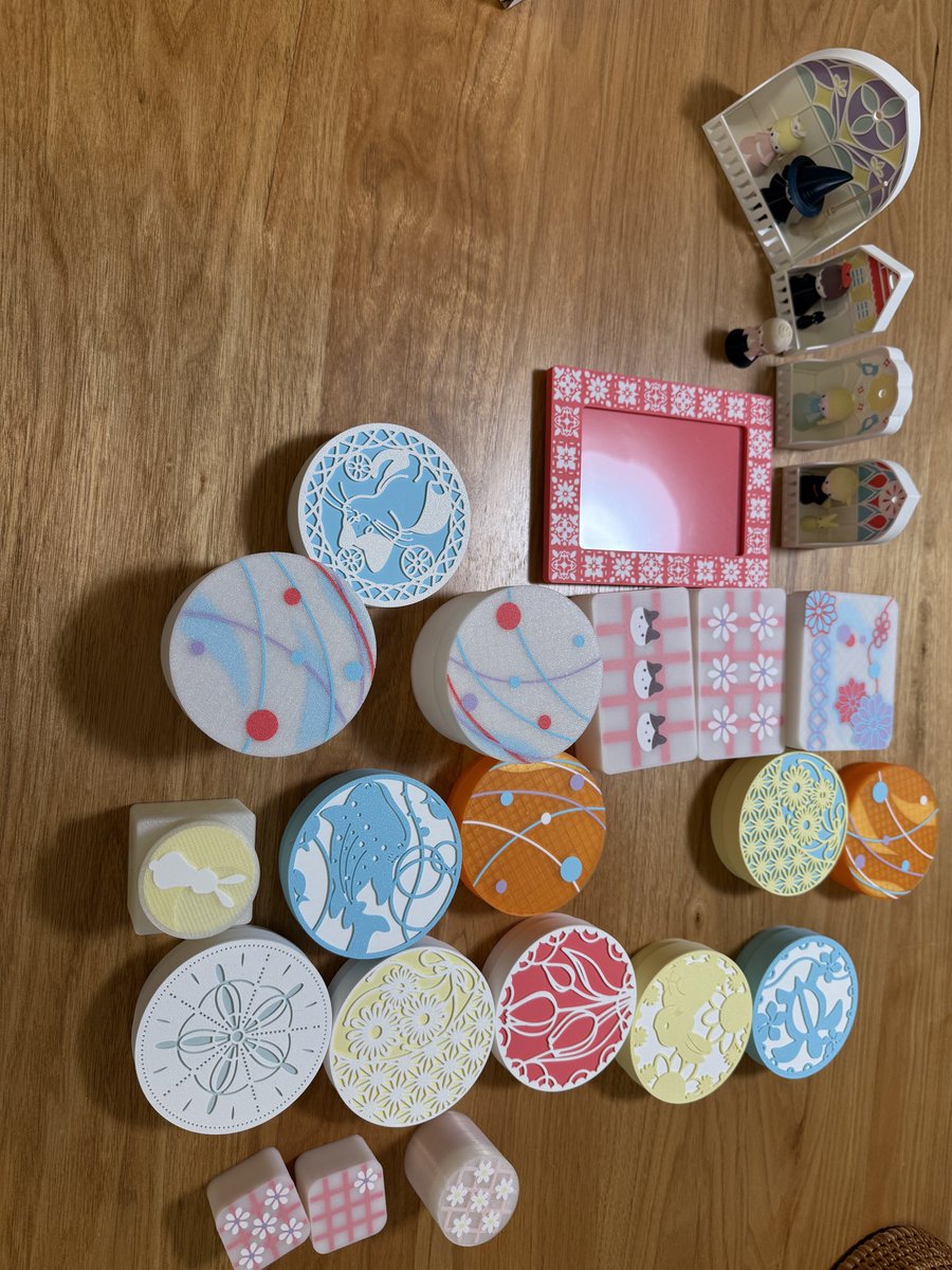 aokko2000's tweet image. 去年の6月にA1mini買って、11月にAMS買って、いろいろ作ってきたやつ
保管用を並べてみた
