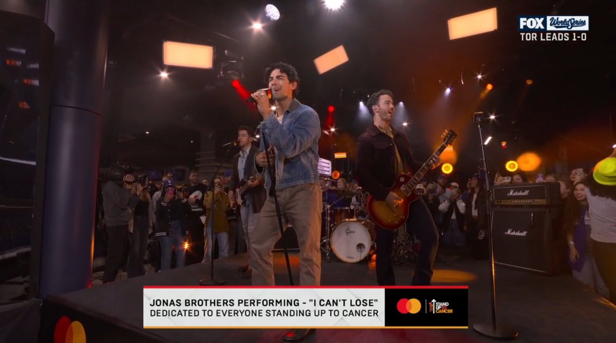 Matt Turner in the background lol