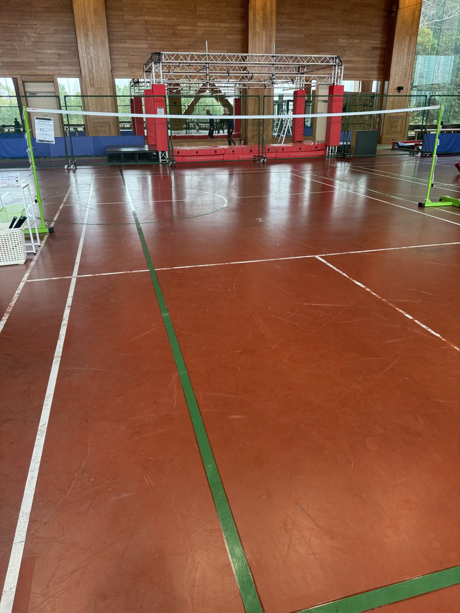 寝起き一発目バトミントン疲れたw