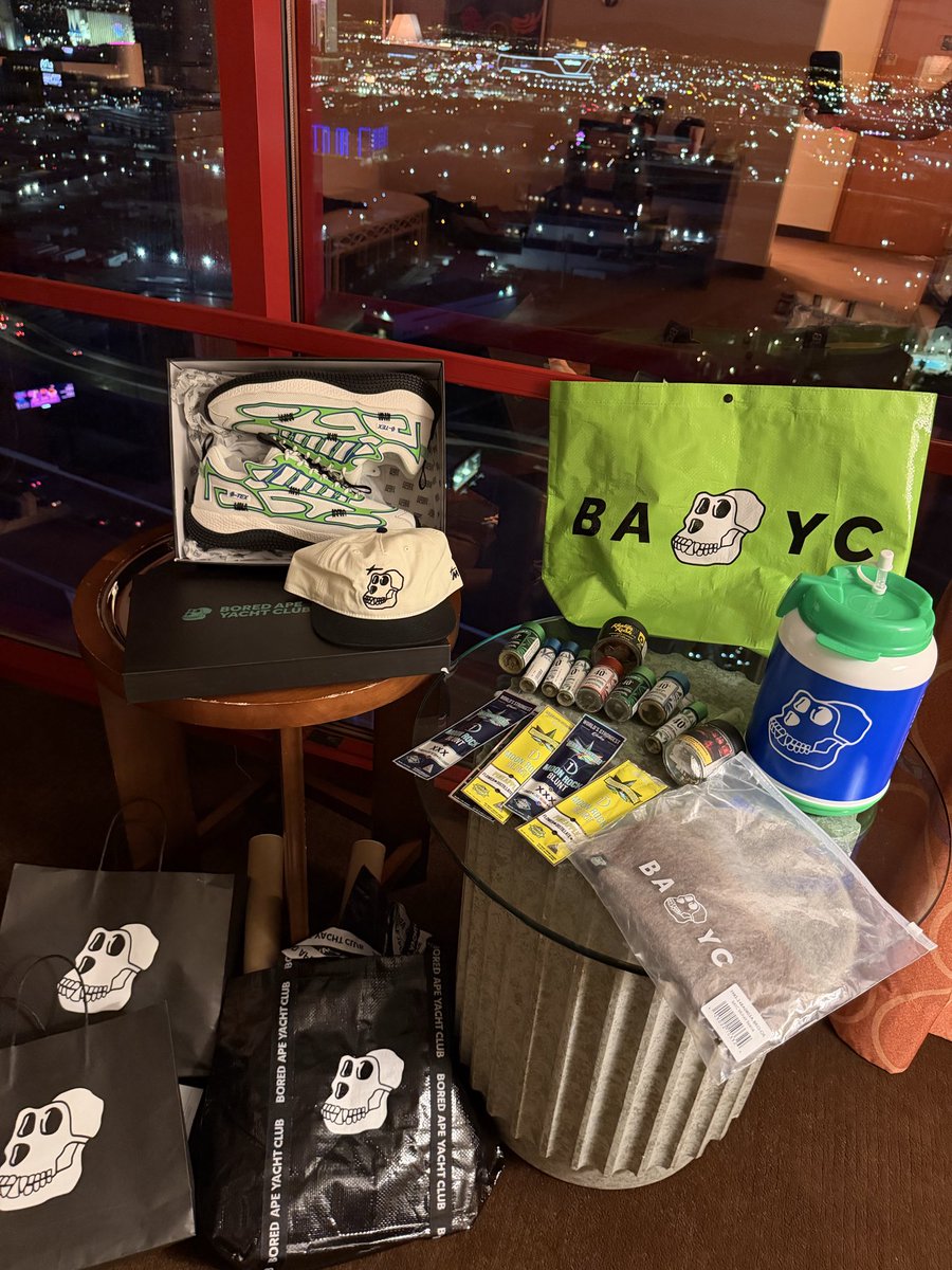 BORED APE YACHT CLUB TOOK OVER COMPLEXCON 2025 ‼️🦍

Shoutout all the Apes who came out and made this happen #APEWORLD 

<a href="/BoredApeYC/">Bored Ape Yacht Club 🍌</a> <a href="/ComplexCon/">ComplexCon</a> 
<a href="/CryptoGarga/">Garga.eth (Greg Solano)</a> <a href="/illaDaProducer/">illaDaProducer🍌</a> <a href="/JohnGeiger_/">John Geiger</a>