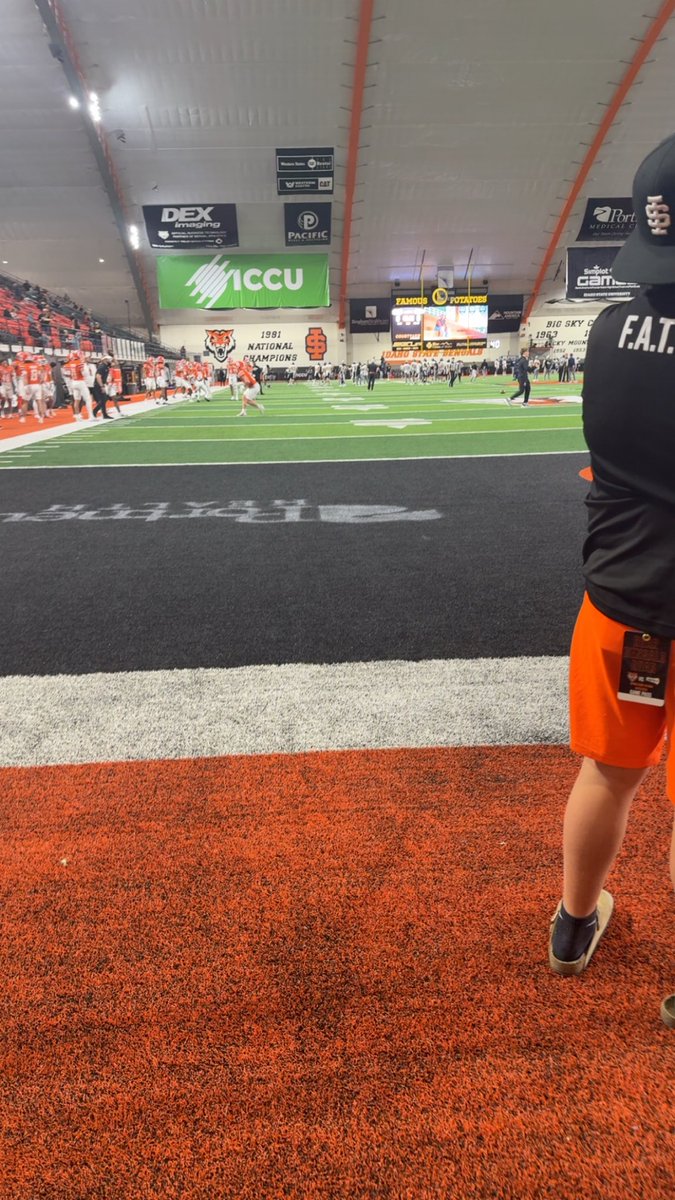 Thank you <a href="/Coach_Sully_/">Conor Sullivan</a>  for having me out today i had a great time!
<a href="/IdahoRecruitHub/">Idaho Recruit Hub</a> <a href="/MrBurton09/">Jason Burton</a> <a href="/OwyheeFB/">Owyhee Football</a>