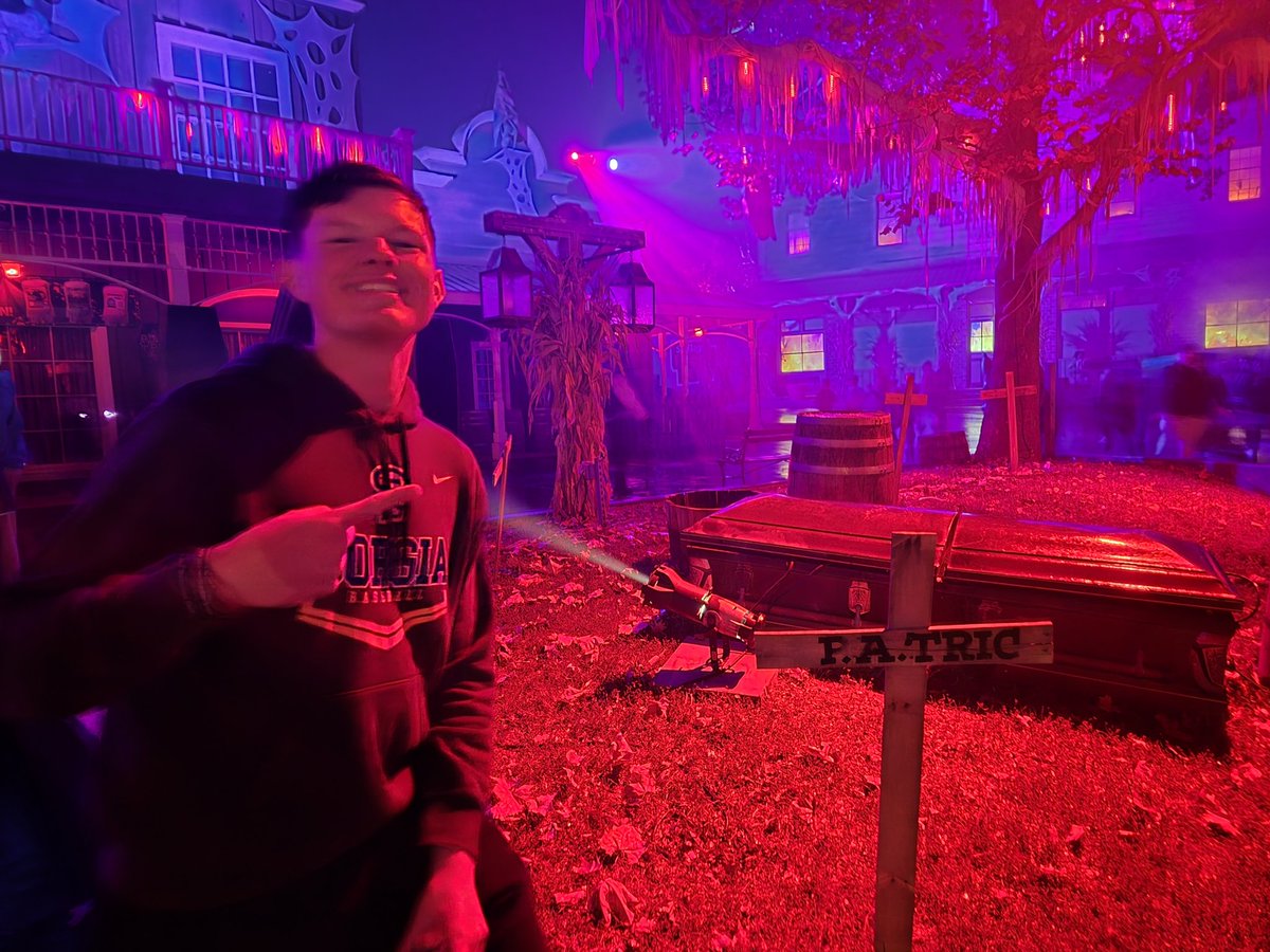 ThrowdownKCOU's tweet photo. Looks like @lane_roettering has broken free of the Casual Doctor's coffin https://t.co/DUNxylsNIo