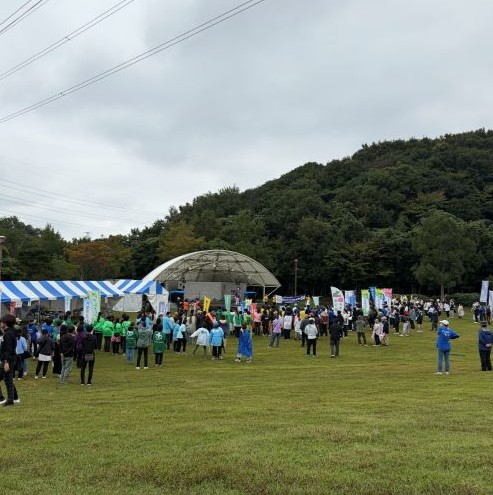 oita_sportspark's tweet photo. 10/25~10/26にかけて #大分スポーツ公園 大芝生広場で【リレー・フォー・ライフ・ジャパン2025大分】が開催されました。
年に1度のリレーイベント✨
参加者の皆さま、主催者の皆さま、関係者の皆さま、お疲れ様でした😃
#リレーフォーライフ #RFLJ https://t.co/SPIFs0GDJk