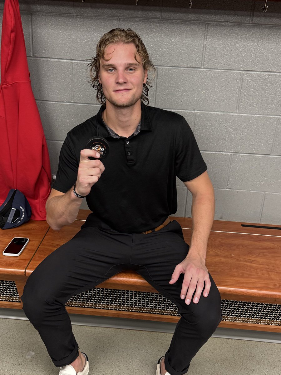 SCStingrays's tweet image. Congratulations to rookie Kaden Bohlsen for scoring his first professional goal tonight 🎉

#SCStingrays | #RaysIt