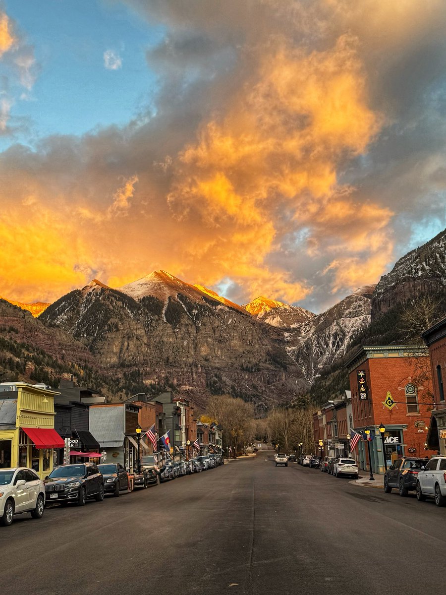 No off-season for the sunsets ⛅️