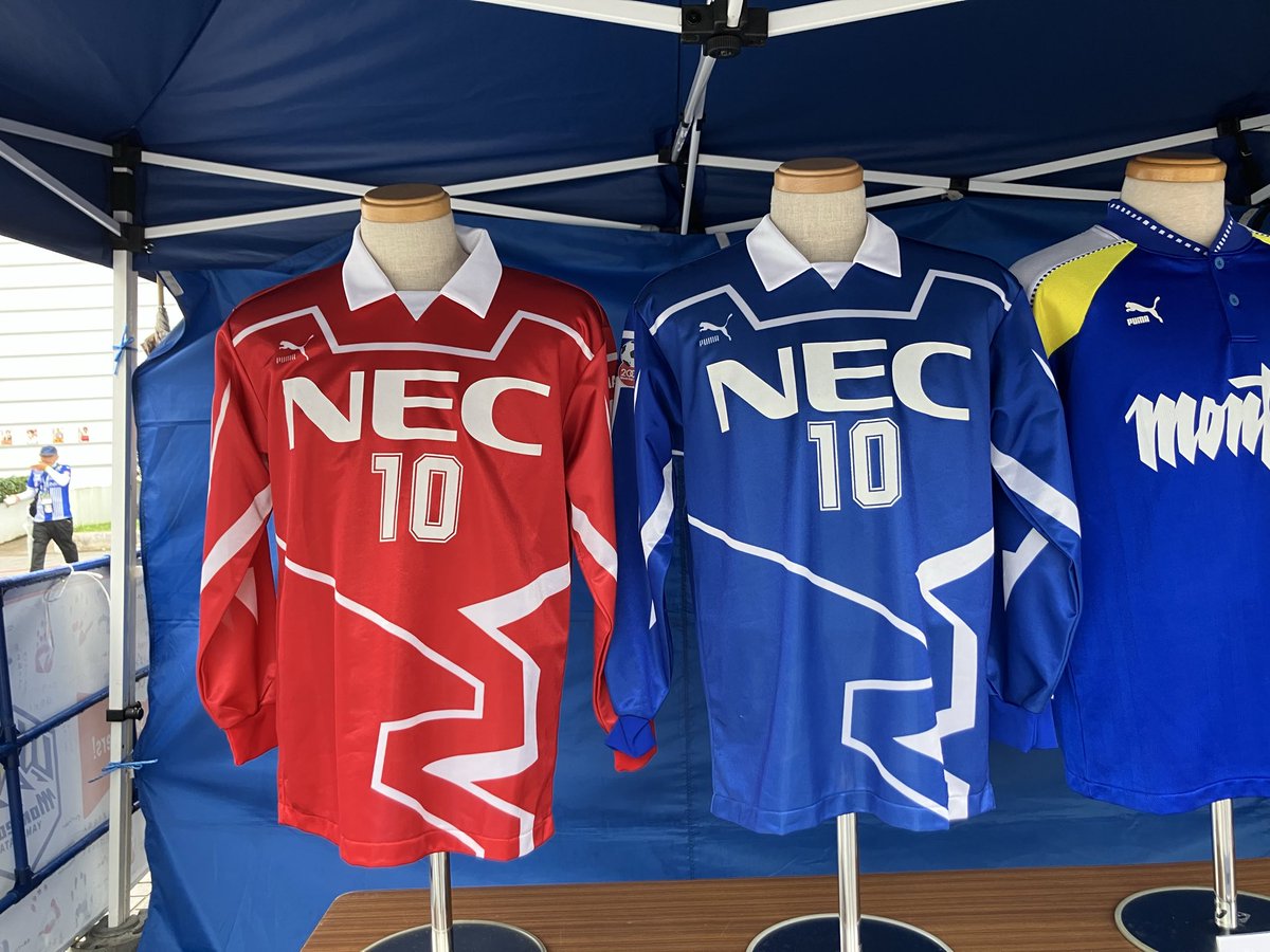 ⭐️歴代ユニフォーム展示中⭐️ 本日はレトロデー！！ 中央エリアでは