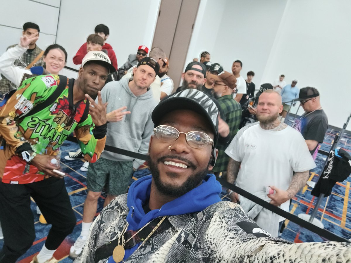 thtguyt's tweet photo. #Day337 ! Apecoin🦍
Blessed$APE 🐸🐐
9m on 🦍 A🤞🏾🥹
Selfie until ApeCoin hits a all-time high
🤞🏾🫡 #yuga @apecoin bush is calling @ThankApe Blessings 🐒ape https://t.co/7e17dj1OFd
