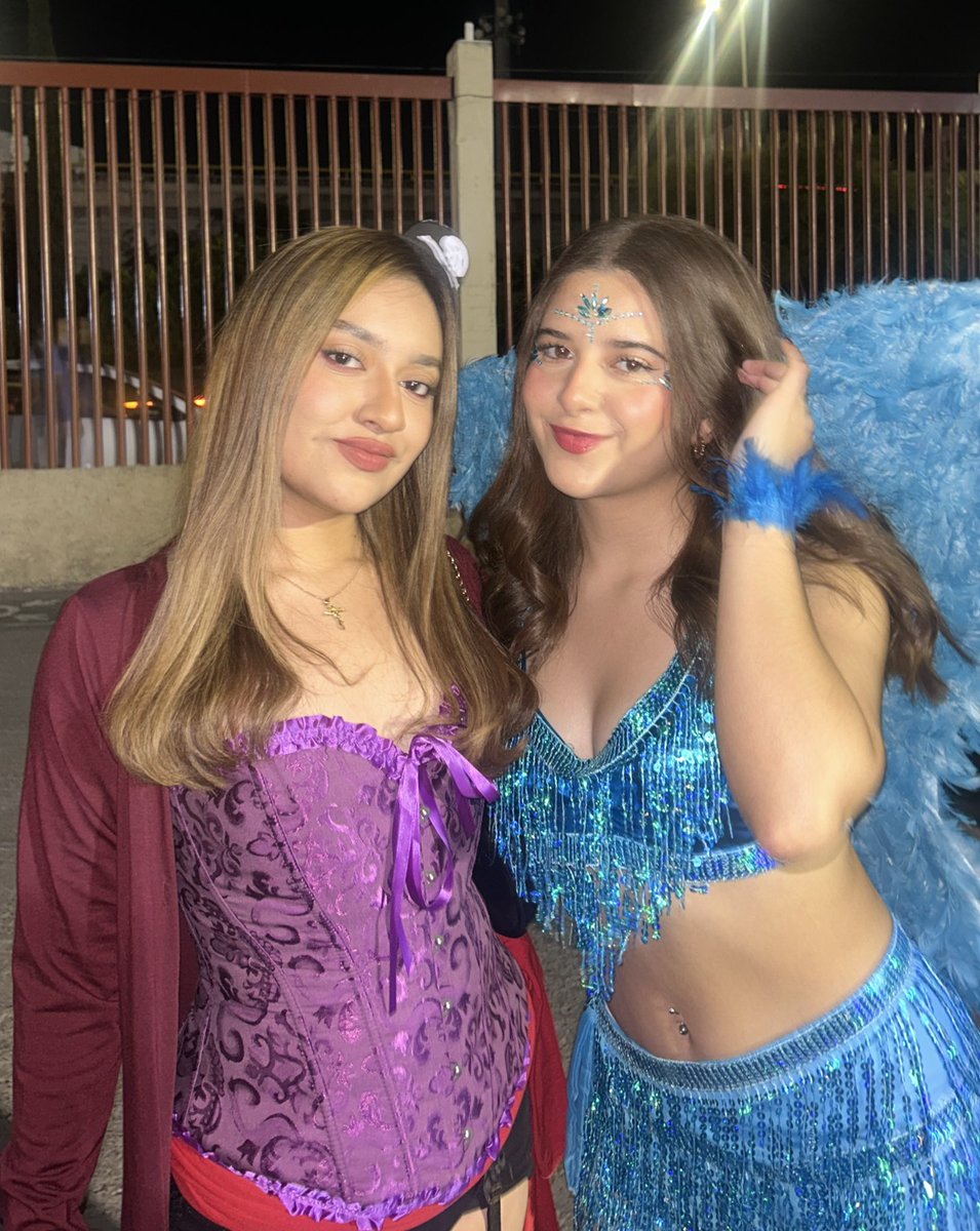 valecasttttt's tweet photo. noche d brujas jalowinnn https://t.co/mwrPEndmpb