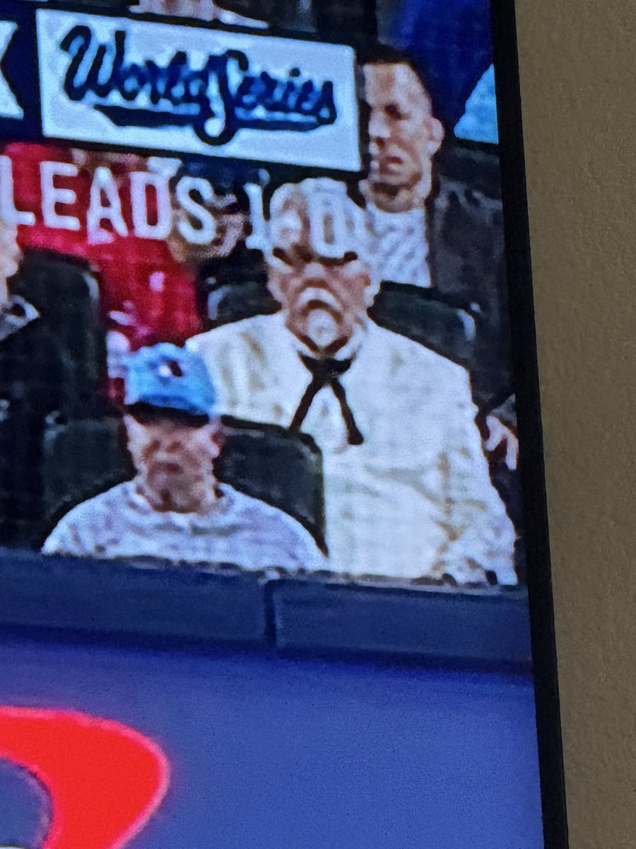 robotixfan's tweet photo. Nice to see that KFC gave the Colonel the night off to attend the World Series. https://t.co/5TlS6nEpcg