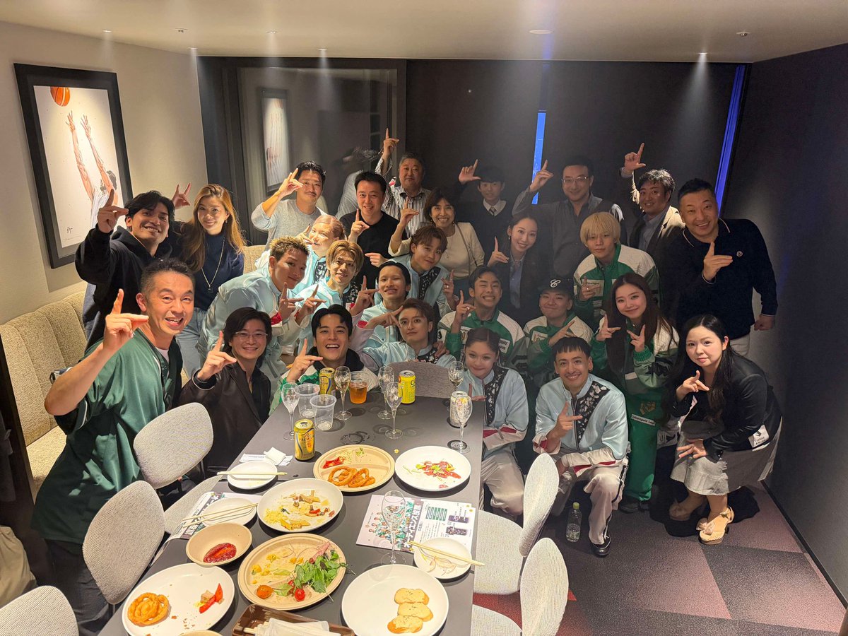 I_AM_LEON_8's tweet photo. 初のDリーグ観戦！Legit見事勝利🏅御招待ありがとうございました！ https://t.co/aFs9fnFEfs