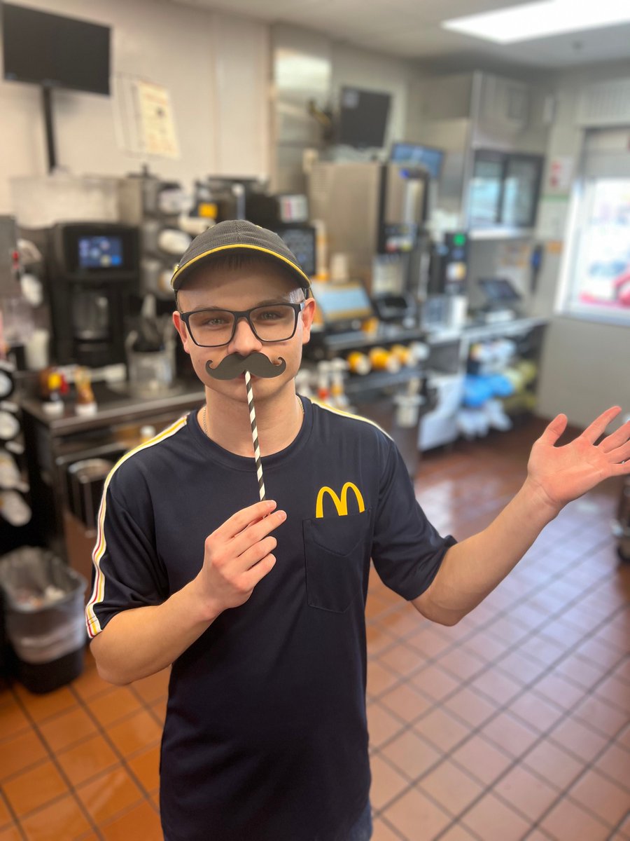 Feeling like we hit the JACKPOT! Crew shared appreciation notes and rocked their Gratitude Week mustaches!
#McDonaldsMonopoly #GratitudeWeek