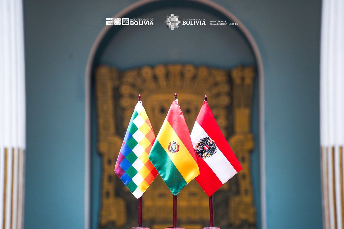 El Ministerio de Relaciones Exteriores de Bolivia extiende sus felicitaciones a la República de #Austria y a su pueblo en ocasión de la conmemoración de su Fiesta Nacional

#DiplomaciaDeLosPueblos