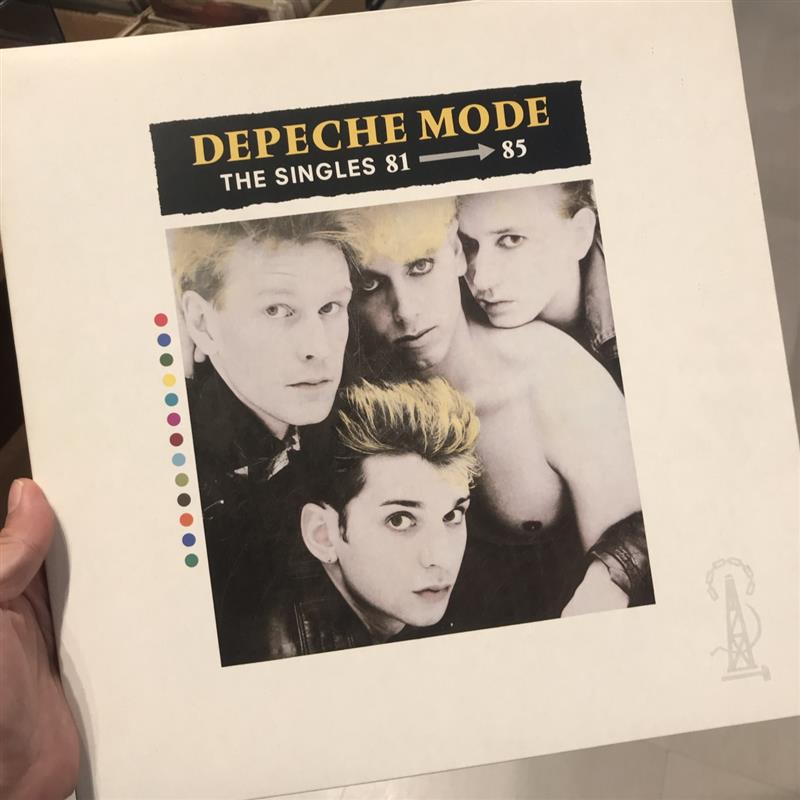 HMV record shop 心斎橋 on X