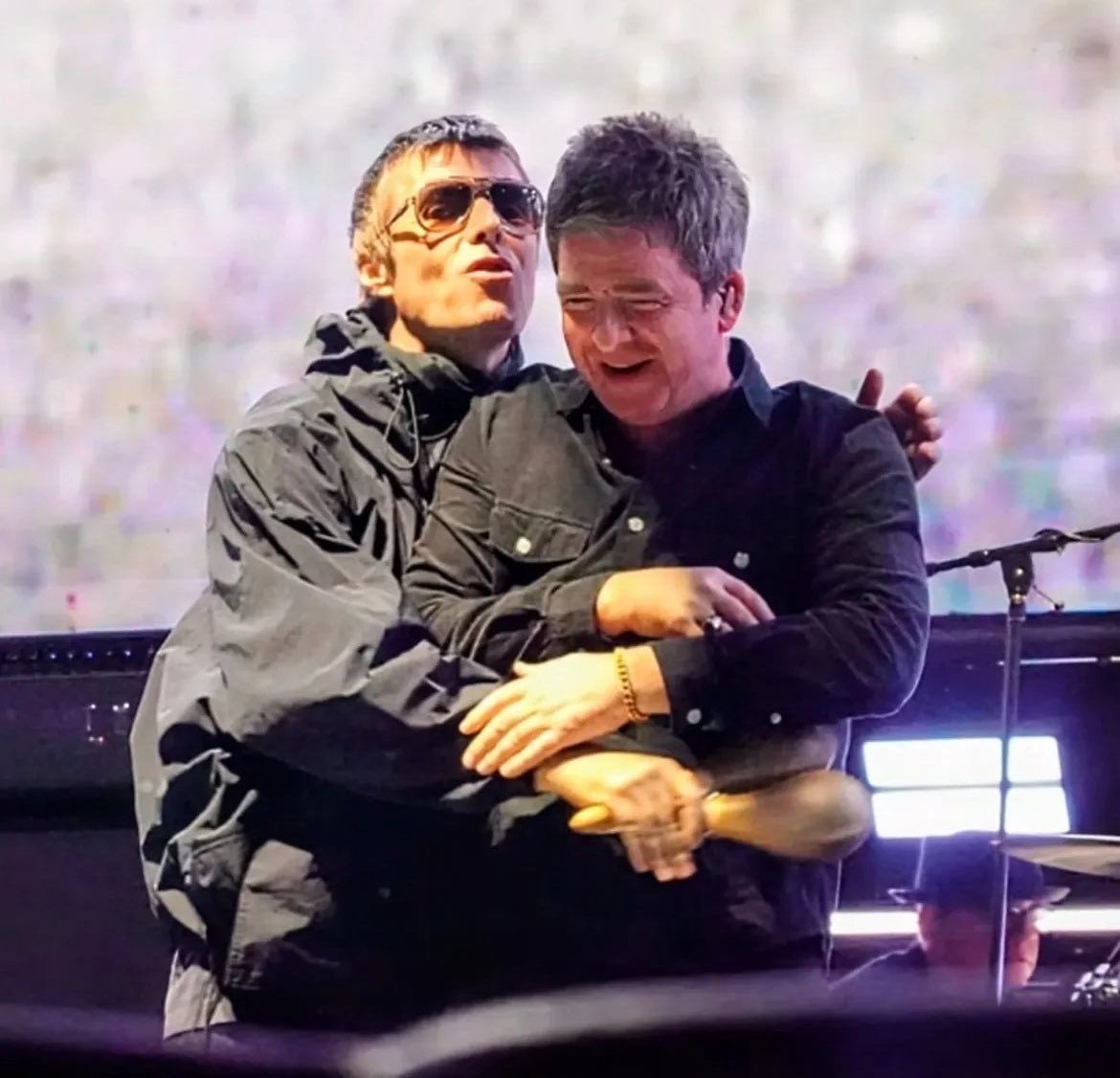 BEE （びー） (@BEE8888888) / Posts / X