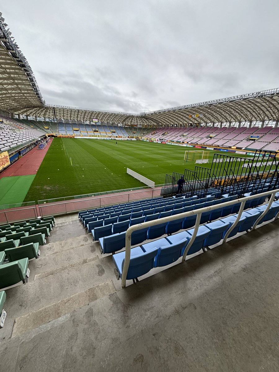 今日のアウェイ仙台戦です

入り口入って右側のブロックを応援の中心とします。
熱い手拍子と熱い応援で勝ちにいきましょう！

今日もよろしくお願いします！
#サガン鳥栖 #ONEHEART