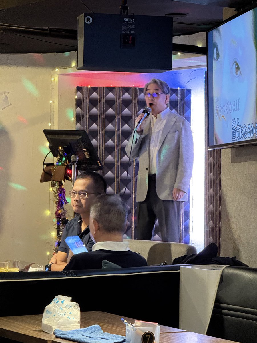 欣葉台菜吃飯晚上喝酒唱歌🎤