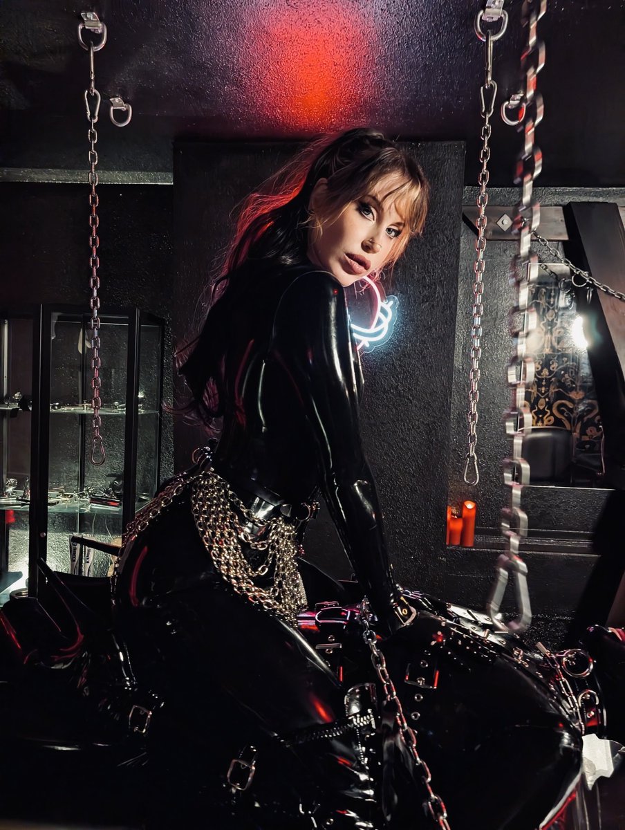 Darling you were made to be trampled 

With <a href="/TheFoolishGimp/">Foolish Rubber</a>