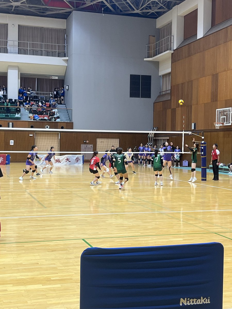 tokai_vb's tweet image. 【2025年度 東海秋季女子リーグ戦 入替戦】
Bコート第1試合
皇學館大学(1部7位)vs静岡産業大学(2部2位)
25-13
25-12
25-23
セットカウント3-0
皇學館大学の勝利です!
皇學館大学 1部残留
静岡産業大学 2部残留