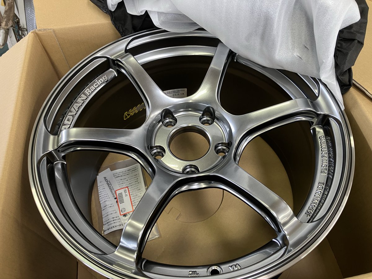 ホイール届いた😃
車はまだやけどwww🤣