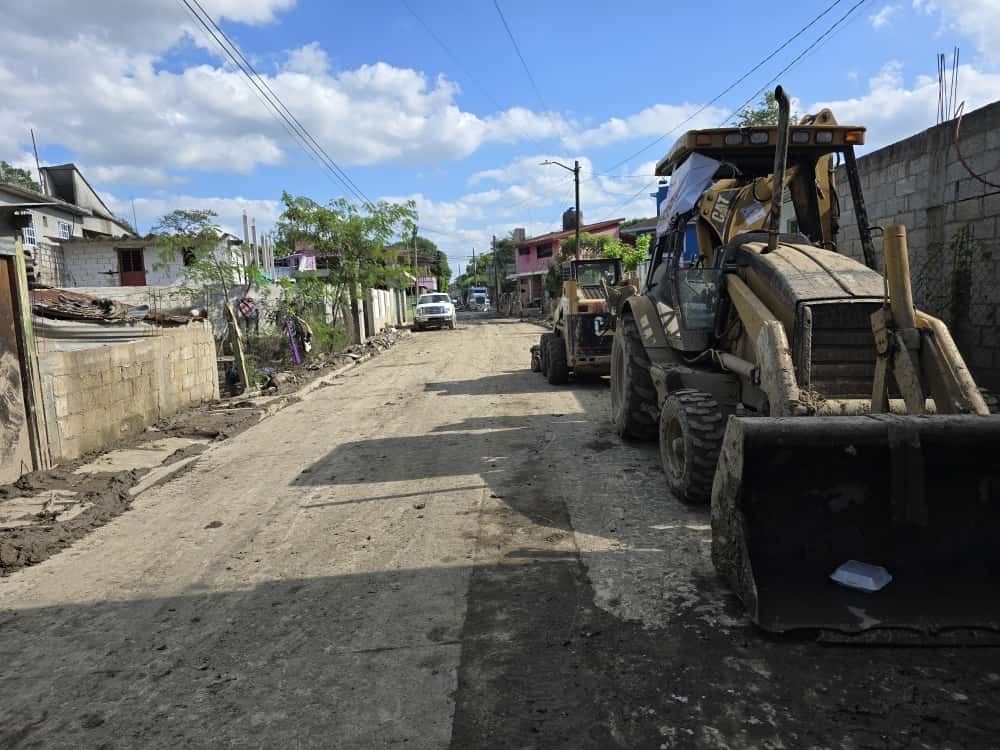 Avances en las acciones de limpieza en Álamo, Veracruz 🧹

Se registra un 77% de avance general en la limpieza del municipio, resultado del trabajo coordinado entre los tres órdenes de gobierno.

📌 Avance por cuadrante
•Cuadrante 1: 52%
• SIOP / Estado: 60%
• <a href="/Defensamx1/">@Defensamx</a>: 54%